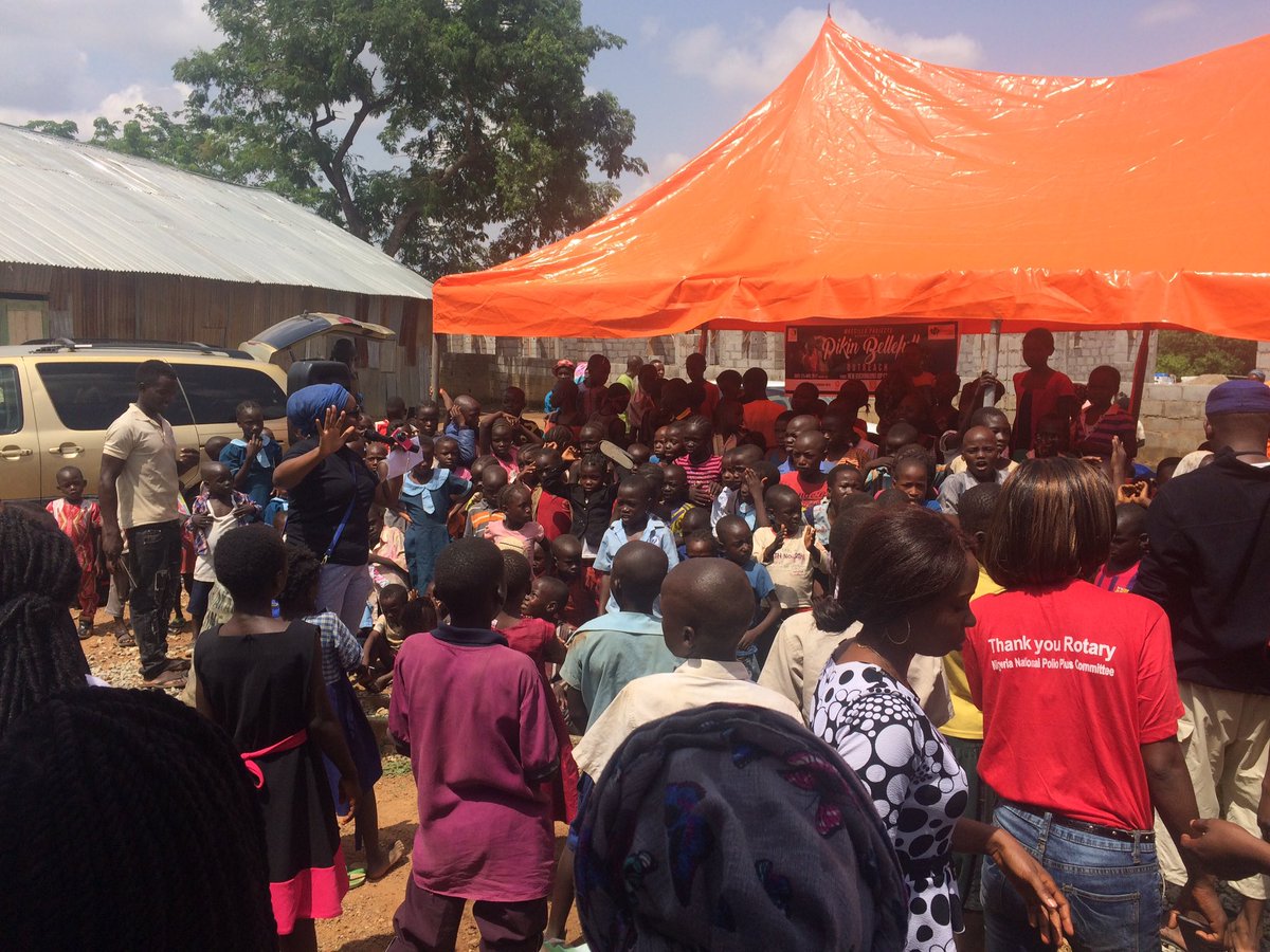 DianaSillo's tweet photo. Pikin Bellefull outreach was a success, 550 plates gone, health talk on immunization & hand washing, fun time, gifts & toys. #MoeSillo ππ½ππ½ https://t.co/gRiz62qOV8