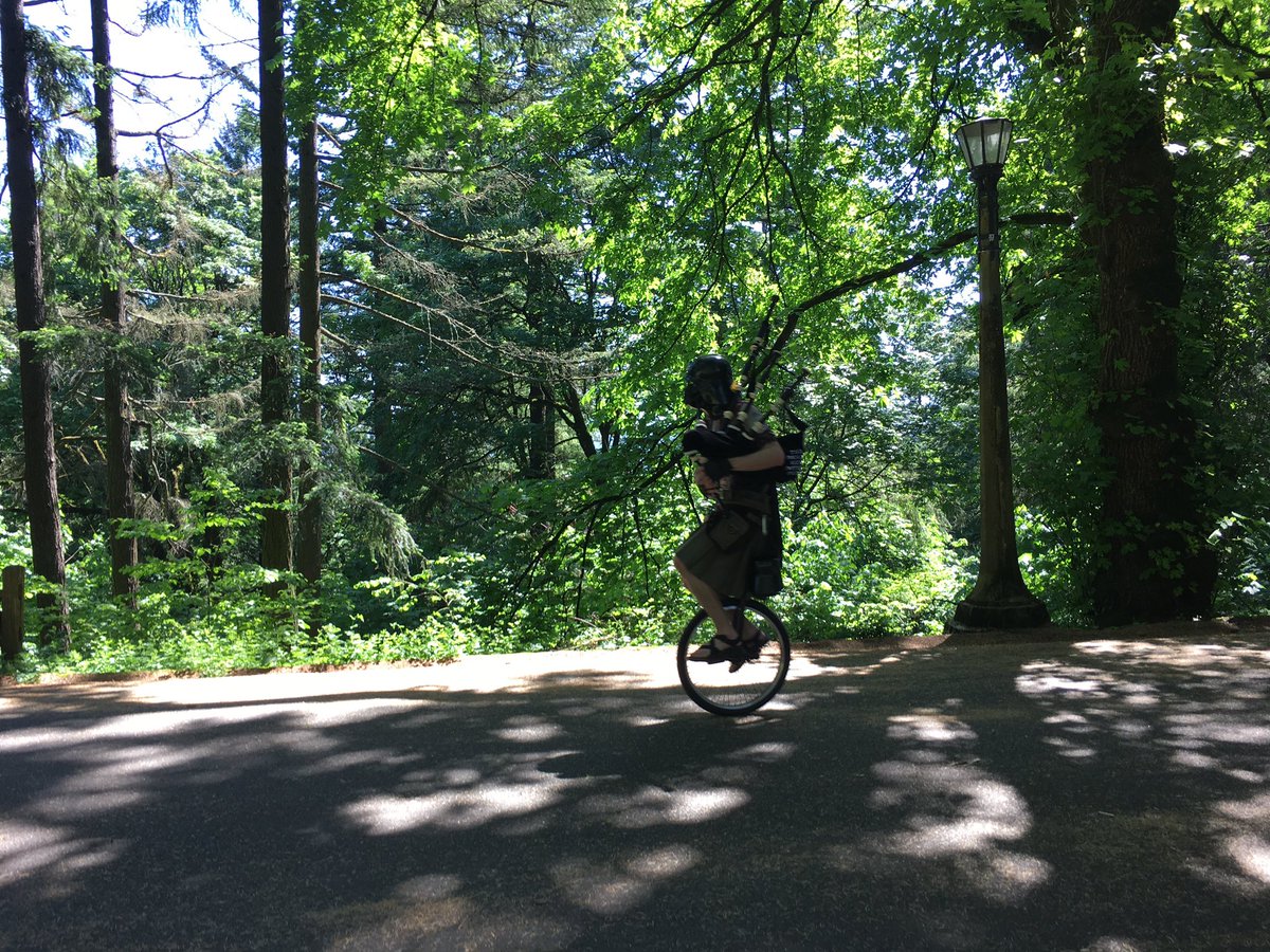 BrandonLStarr's tweet photo. Doing the Tabor Trot for Donate Life Northwest! @TheUnipiper is here and unicycled all the way to the top! https://t.co/M4jvnMzQZE