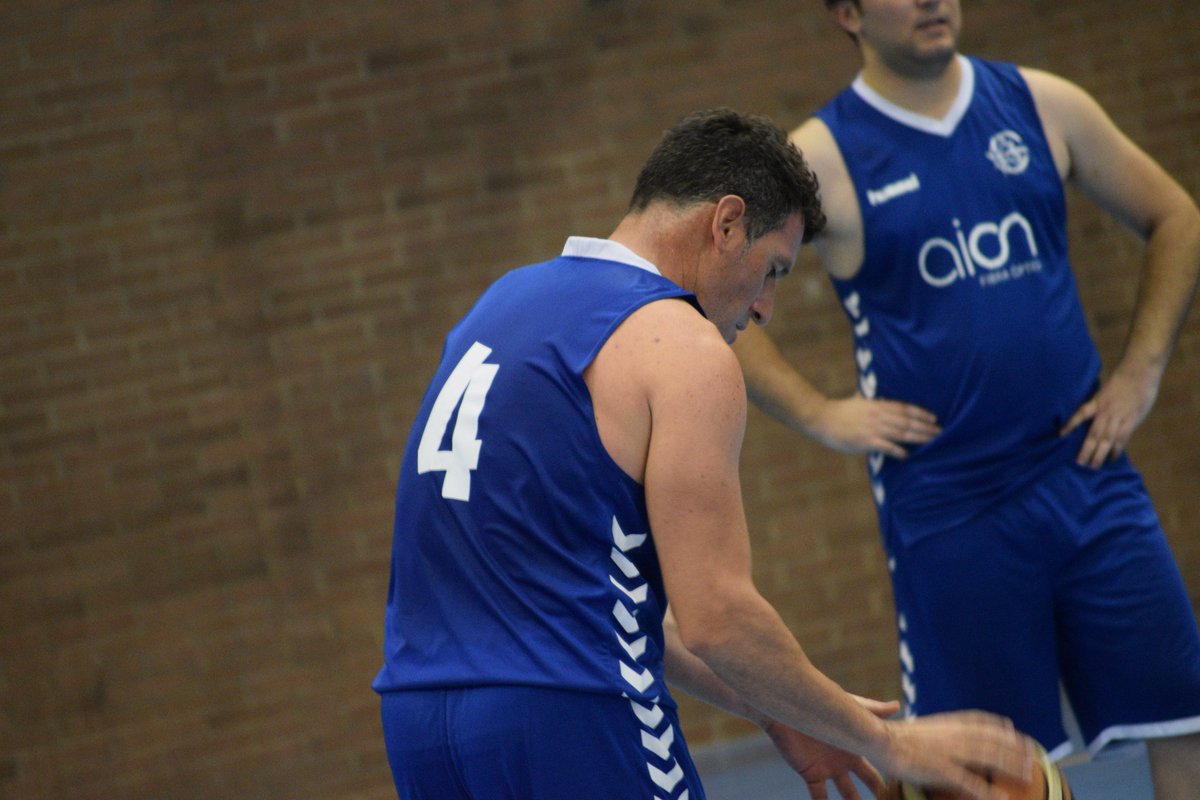 #FF2SENMAS17 Descanso en el Pabellon de <a href="/Arahalcomunica/">Ayuntamiento de Arahal</a>  Aion Basket Arahal 25 <a href="/CBLaUnion/">C.B.Q La Unión</a> 31 A la vuelta de vestuarios se decidirá todo