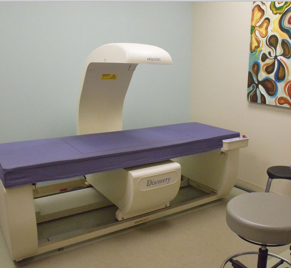 Discmammo's tweet image. What is #bone #densitometry &amp;amp; should you get this done? Learn more about this service &amp;amp; book your appointment today. ow.ly/l1OZ30bYrpp
