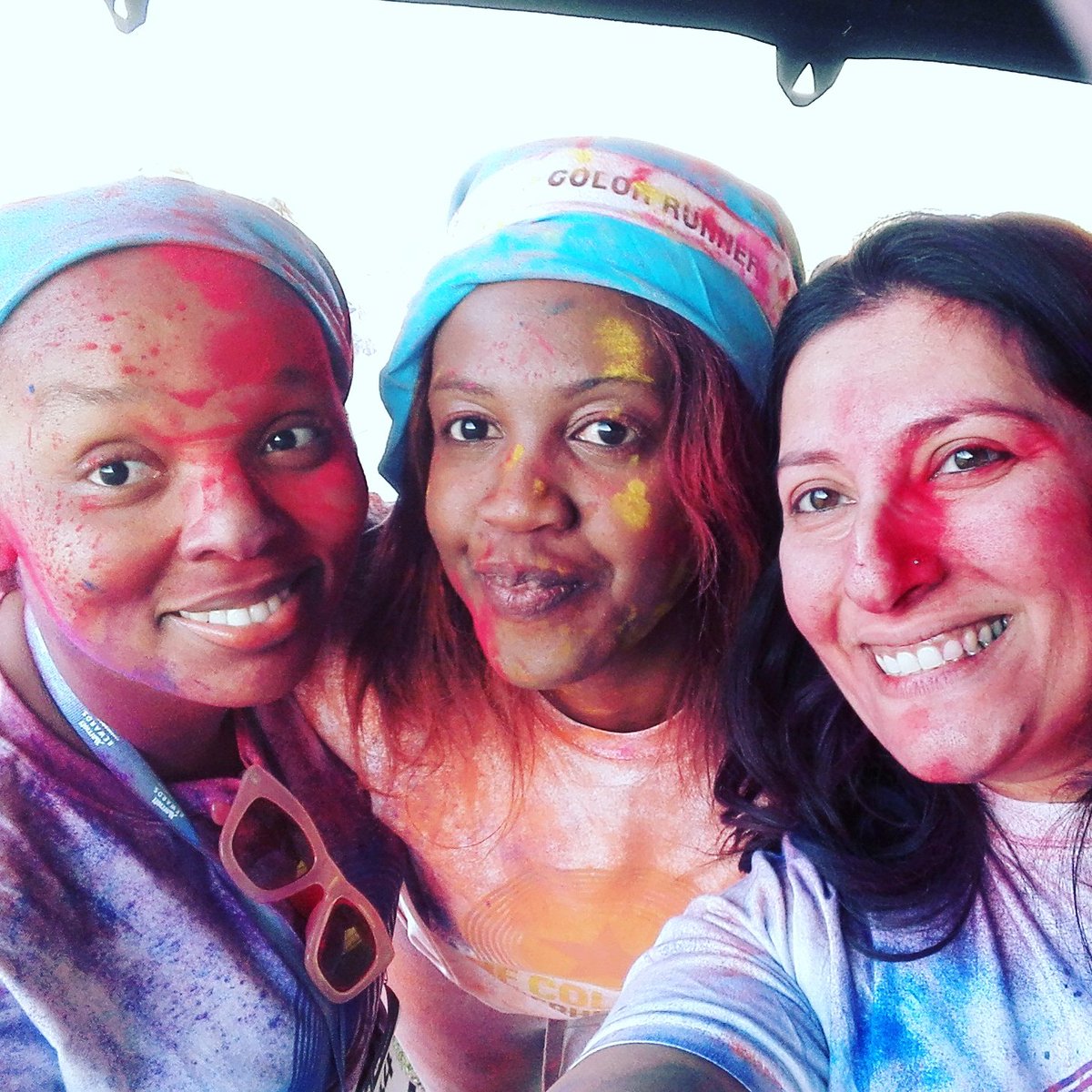 21ht5l's tweet image. Awesome inner superheroes were unleashed today at The Color Run #Livebetter #TheColorRunsa