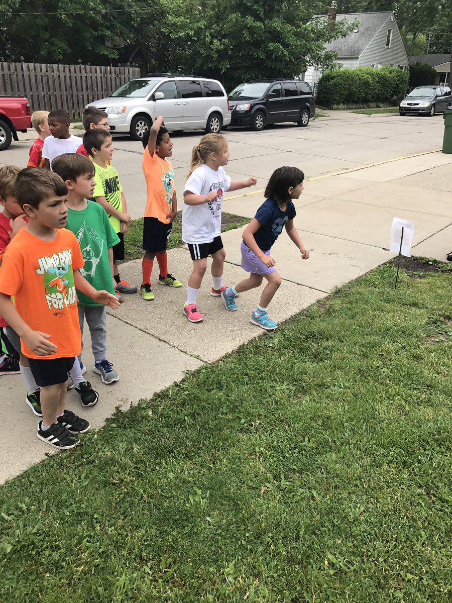MMjarrold's tweet photo. Field Day Fun! #pattengillpride https://t.co/Vsjj1YACbJ