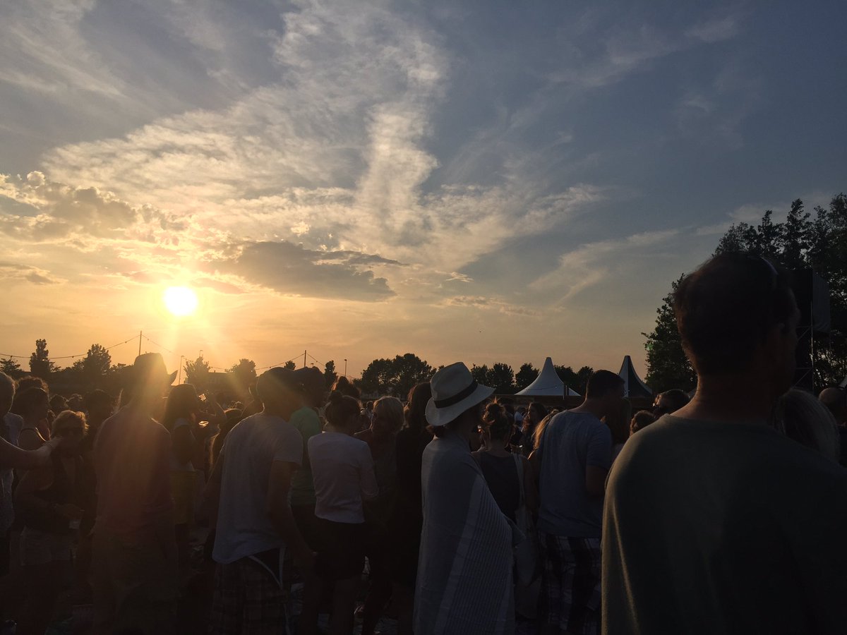 Laatste beetje zon tijdens #centralpark #kensington #rondé biertjes, zon en goed gezelschap #genieten