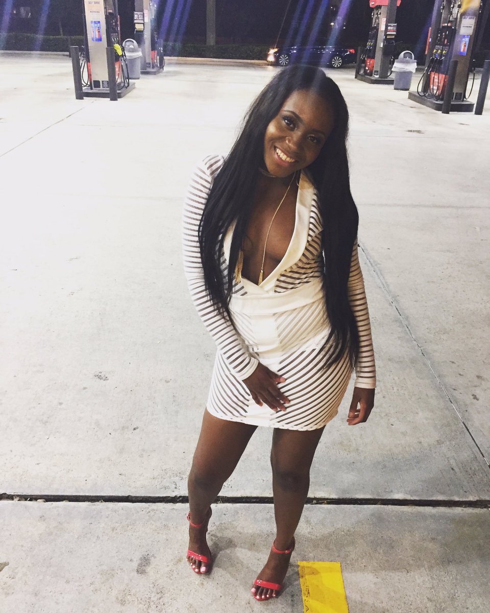 PrettyBossJ's tweet photo. 💋#purewhite17 https://t.co/pcdsFZdM1J