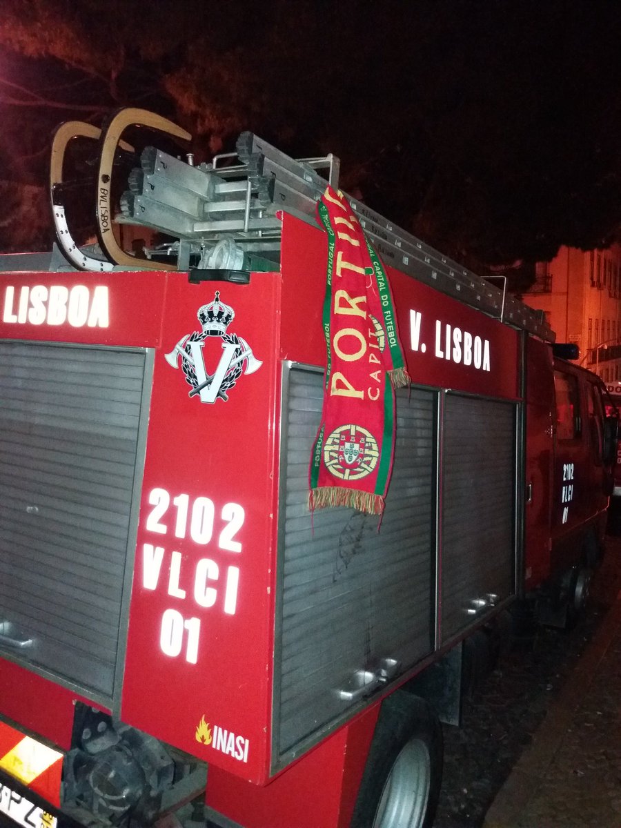 sempre891's tweet photo. #PortugalFirst
#firefighters 
#FireTruck 
#911 #112 https://t.co/RRXNJlQGPS