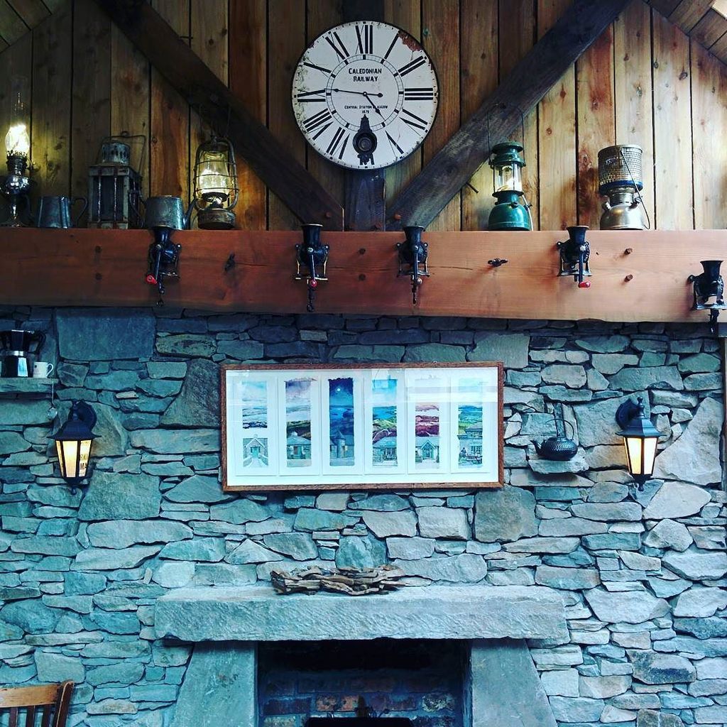 DENISLaurent's tweet photo. Rainy hiking day rewarded by a stop in St-Mocha's coffee shop๐ต๐ฐ Cake eaten too fast so took a pic of their gorgeous deco #OakTreeInn https://t.co/ZSdGYEsMwF