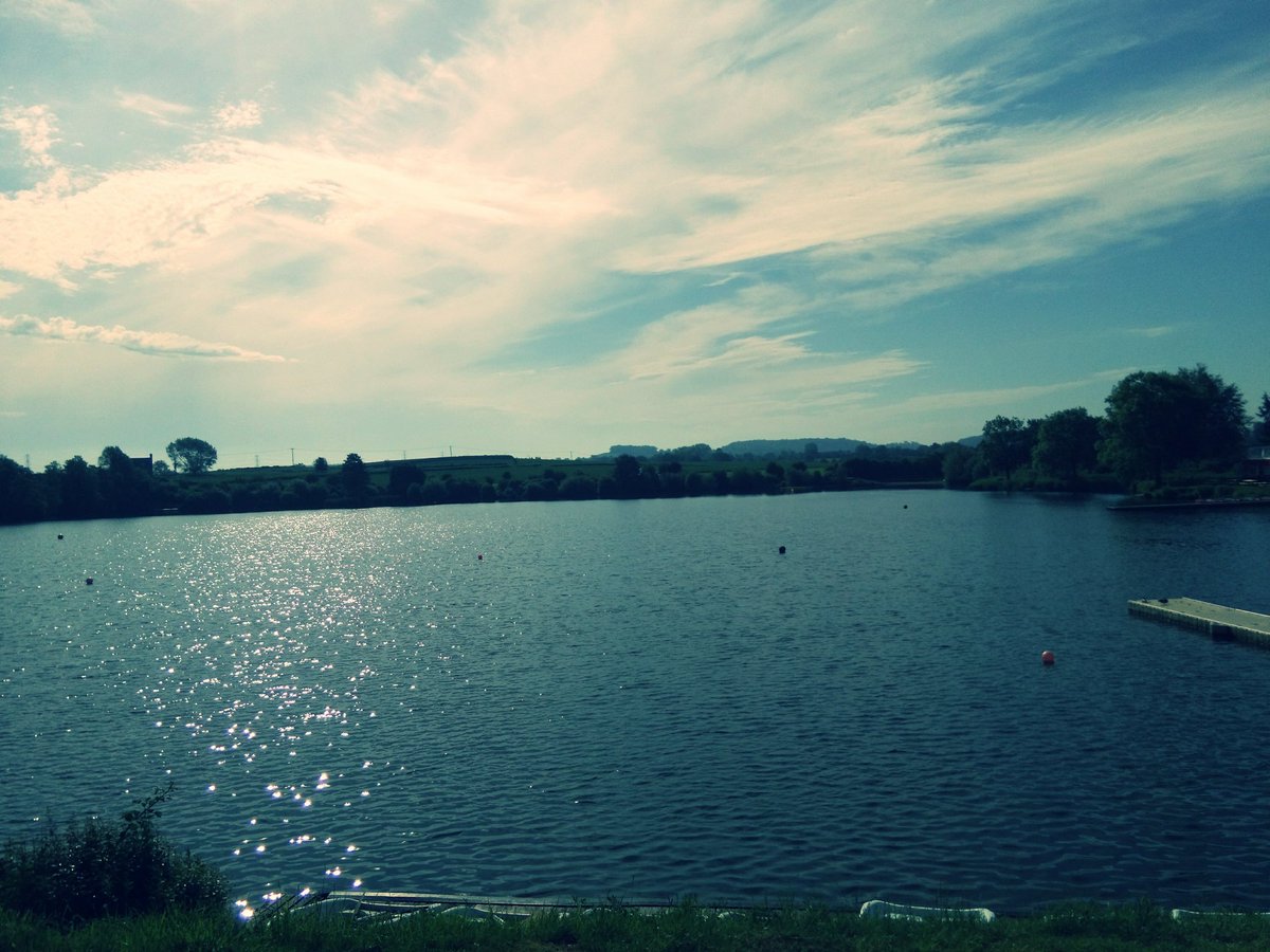 IntoOpenWater's tweet image. Beautiful swim at Upton Warren this morning. 20 deg water was tropical compared to the 11 deg at Bala last weekend!