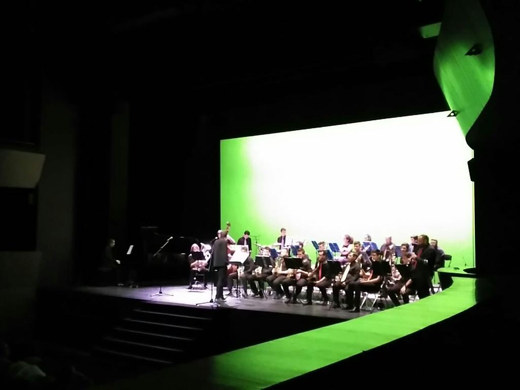 coaf_AC's tweet photo. Q maravilla disfrutar de la Big Band en el Teatro Circo de Albacete para terminar la tarde y relajarse antes de cenar #Albacete2017 https://t.co/PgyyPPtIAA