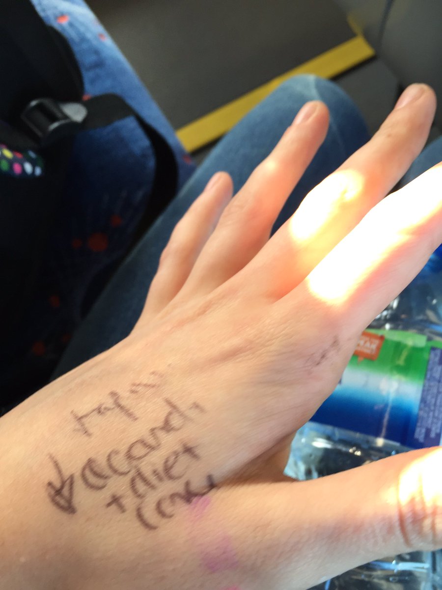 worstlungs's tweet image. butterfly prawns, squid rings, cod bites, scampi 🐟 #waitressproblems #barmaidproblems