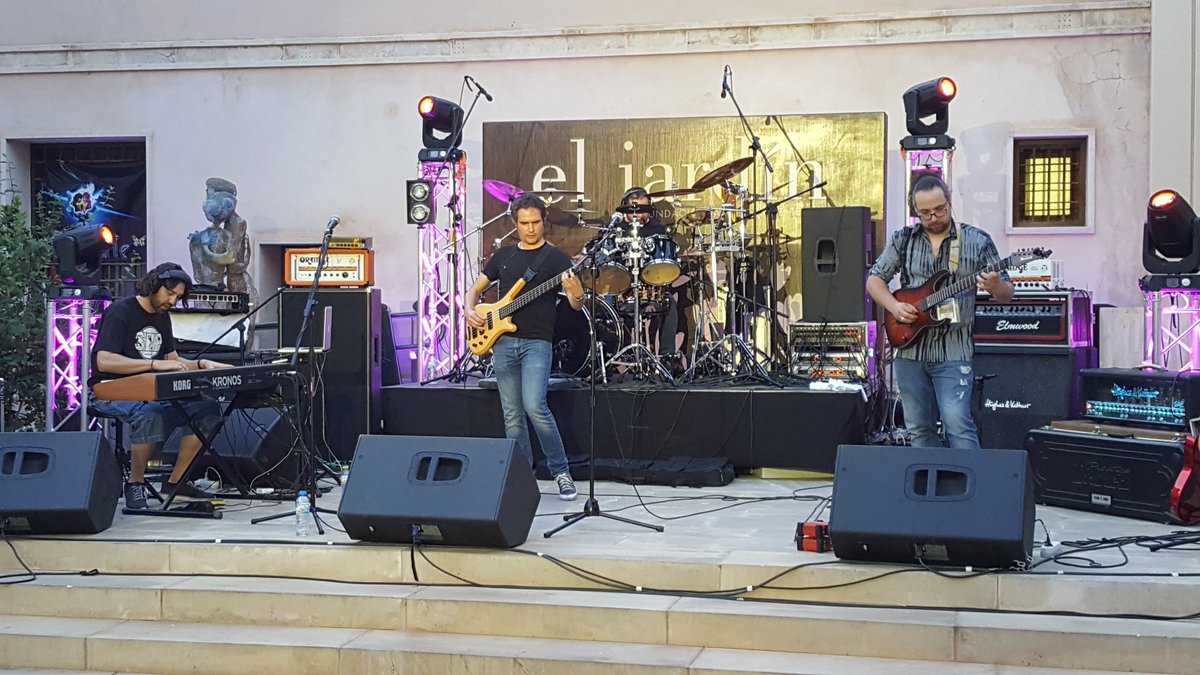ARExplosion's tweet photo. @SolidRelaxPrjct en #sonicarte con @acsonicarte 
Nuestro Mazzurg es un polígamo musical!!! https://t.co/DIBZURbnfF