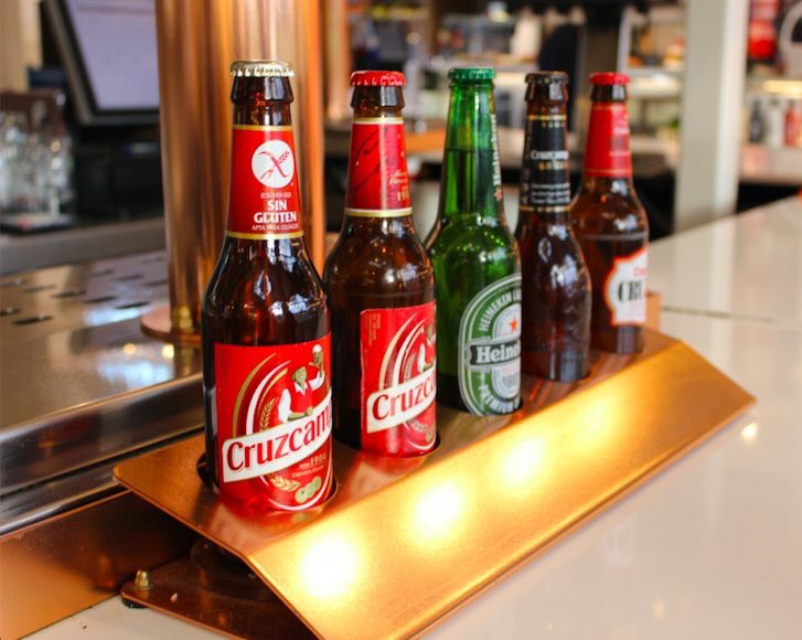 mldelbarranco's tweet photo. Hoy en el #dianacionaldelceliaco, te animamos a que pruebes nuestra @Cruzcampo sin gluten. ¡Está buenísima y es apta para celíacos! 🍻 https://t.co/09MHu5rABJ