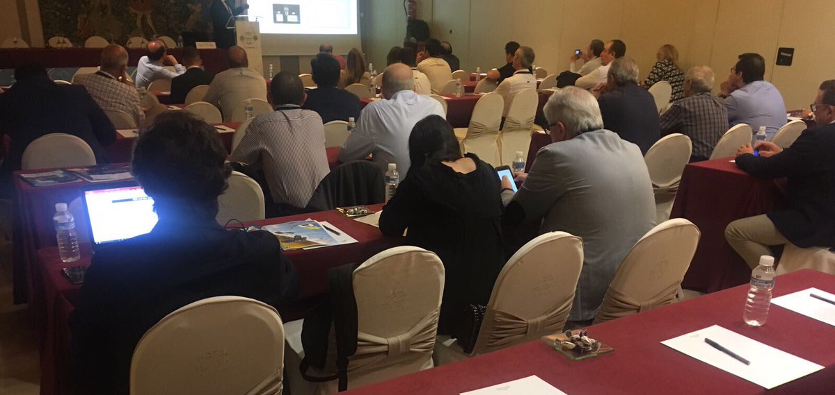 podoantonio's tweet photo. Magnífico congreso #AEMEF,un placer haber podido participar hablando de personalización botas de #Fútbol #Podoactiva #Podologia #Biomecanica https://t.co/8oQUXQn9vX