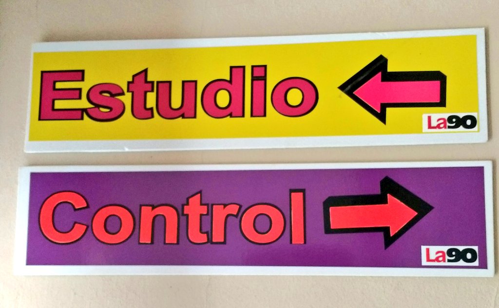 FMLA90's tweet photo. Te hacemos compañía a toda hora, los 7 días de la semana. Qué esperas para dejarnos entrar en tu casa? 90.7 #SomosTuMejorPrograma 🎚🎧 https://t.co/z8FXIZp6ly