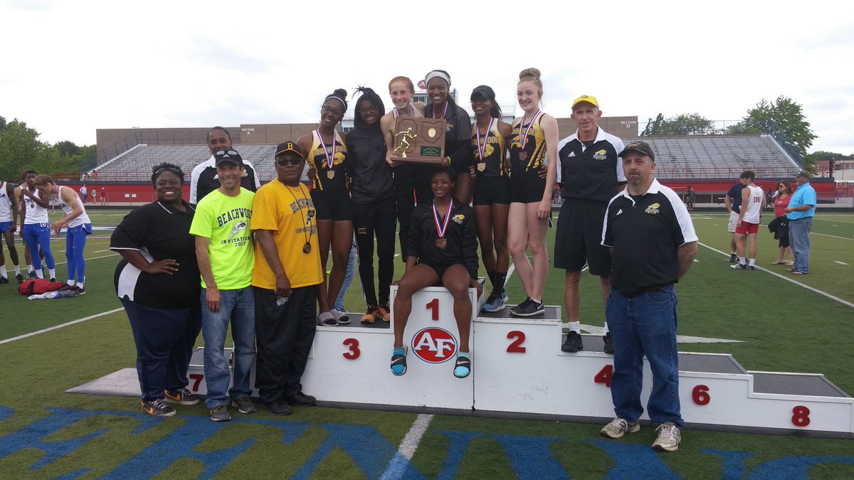 #NHtrack <a href="/BisonAthletics/">Bison Athletics</a> girls celebrate 1st regional team title in program history