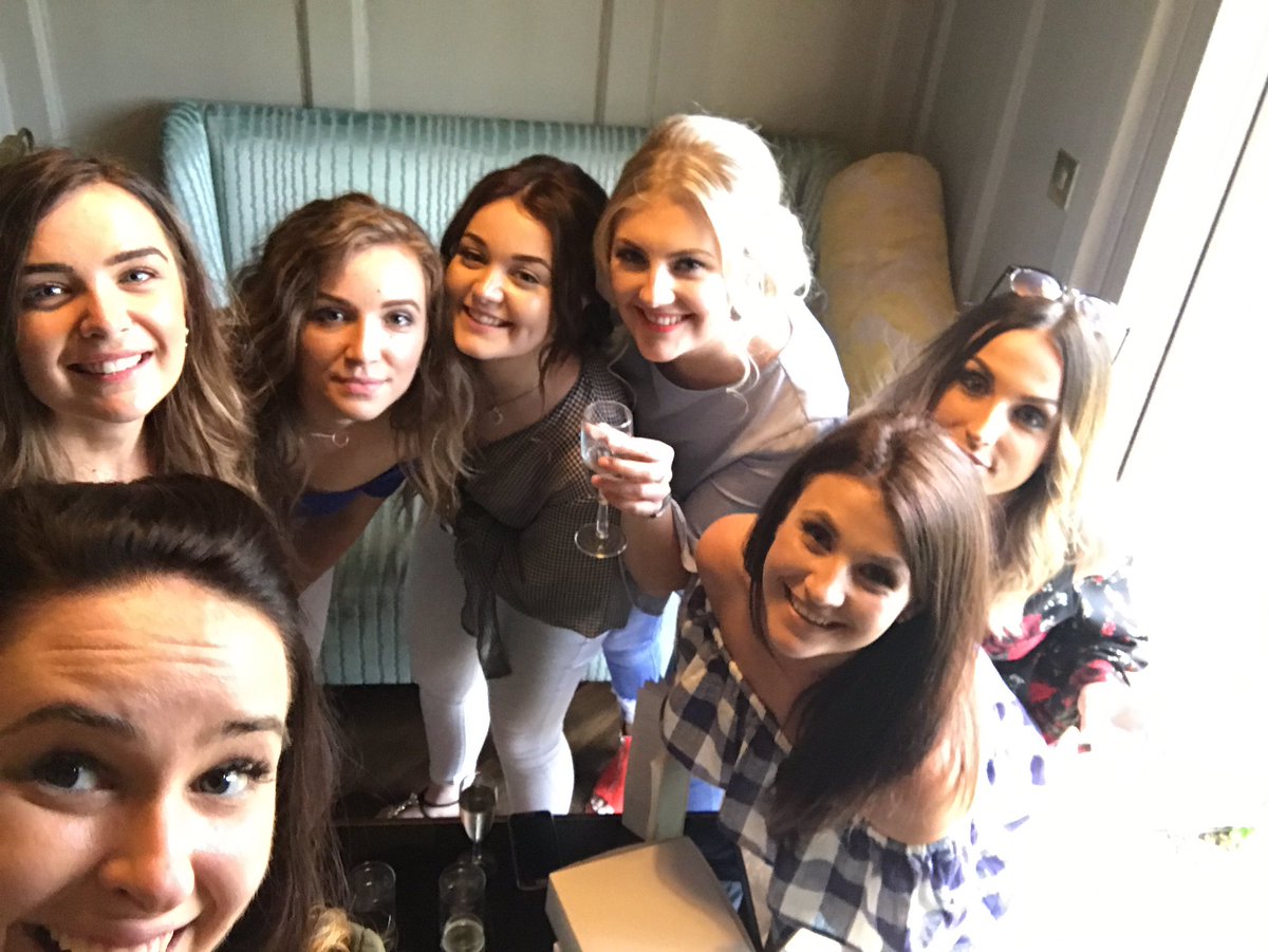 BeccaFarrow3's tweet photo. Kicked out of the conservatory of Sopwell house because of @Markcullen21 and team enjoy 😊and good luck tomorrow! https://t.co/myF6Dpd2vc