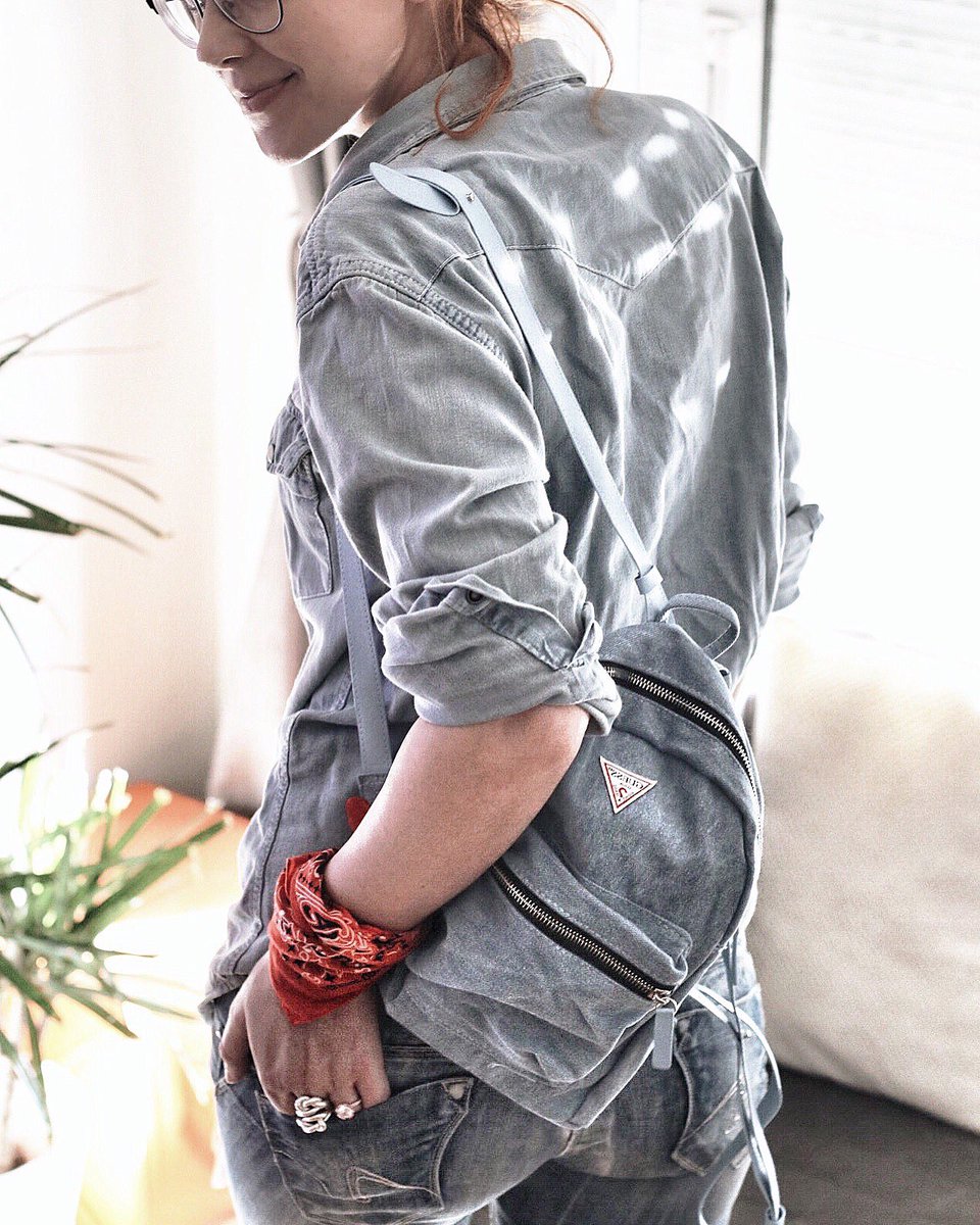 normcoregirl's tweet photo. Mi #totaldenimlook de hoy dedicado a las mujeres #stopsexualviolence #guessforprogress #denimday @GUESS & @Fund_Ana_Bella 💪🏻💪🏻💪🏻❤️ https://t.co/T5zTO6XmZF