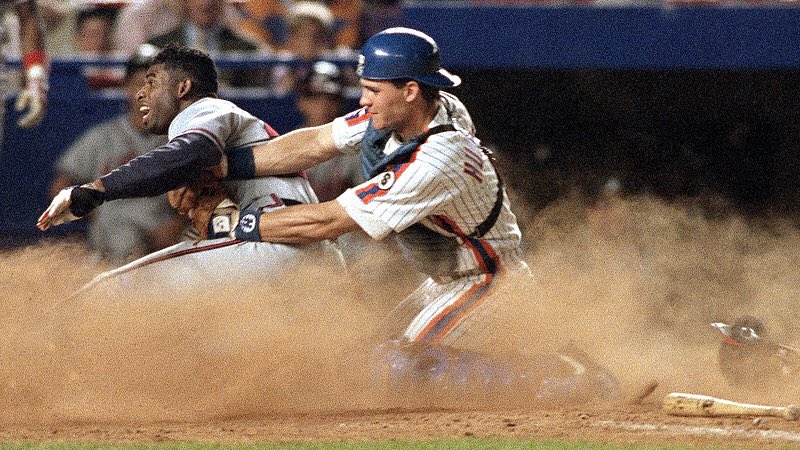 Happy Birthday Todd Hundley! The former catcher turns 48 today. 