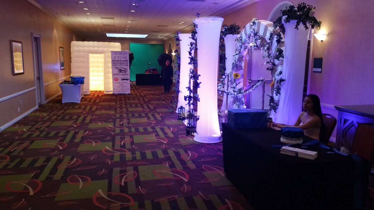 NISDJay's tweet photo. Prom is about to start and it looks amazing! Ms. Boozer and Mr. Hancock have raised the bar! https://t.co/DZokevyMB2