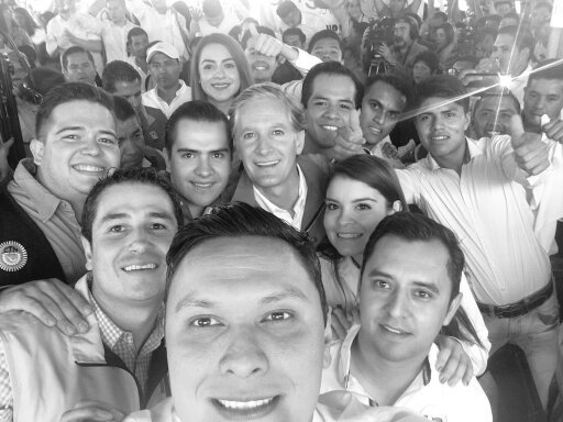 VJA_GESTIONMEX's tweet photo. Nuestro Voto será para @alfredodelmazo amigo de los Jóvenes y próximo Gobernador del EDOMEX #FuerteYcontodo #ActitudVJA #SiVotoPRI https://t.co/ZemuldEETy