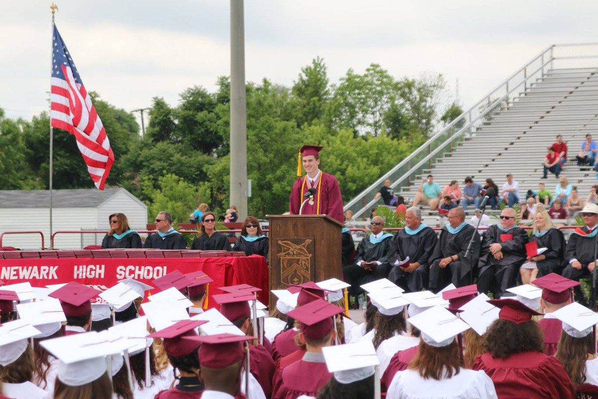 Newark_Schools's tweet photo. NHS Graduation Program and photo galleries https://t.co/0HGMz4Cvbf  #WildcatGrads17 @Newark2017 https://t.co/pbUFqyYVvb