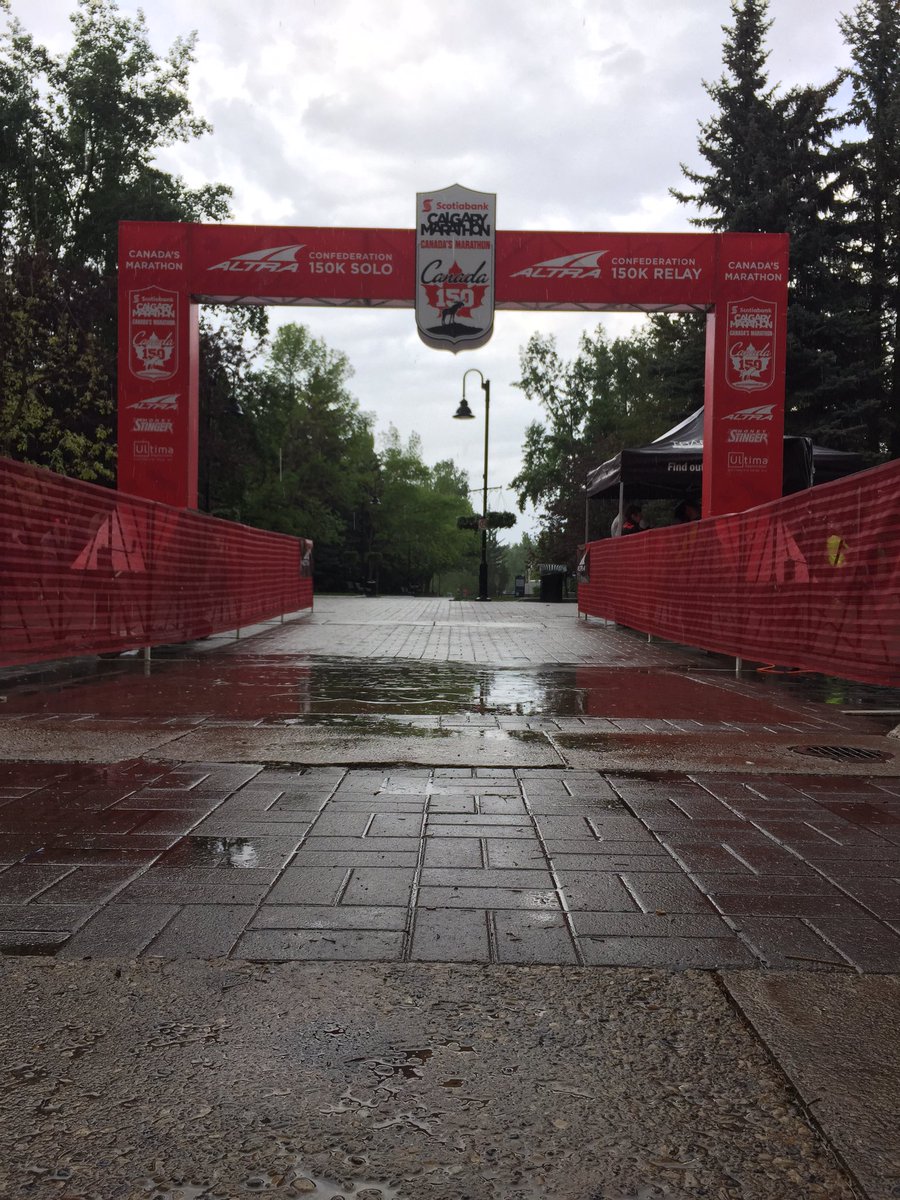 JasonOlandesca's tweet photo. 150K STARTLINE #runCalgary #yyc #eauclaire https://t.co/Pk89ecVd5c