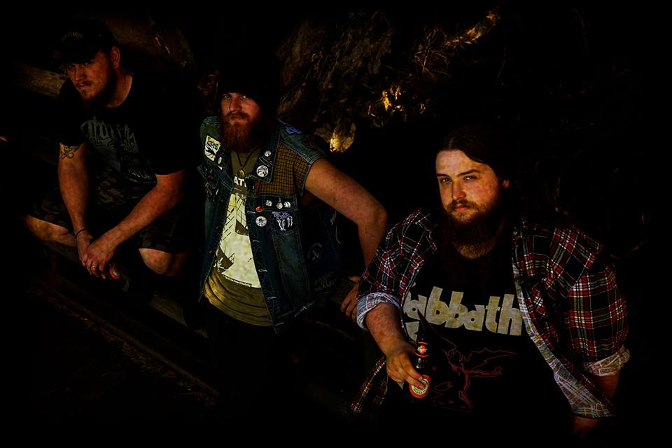 New review of "Comastone" #DOOM #Stoner #Sludge #Riff 
voidstonerdoomworship.wordpress.com/2017/05/19/sto…