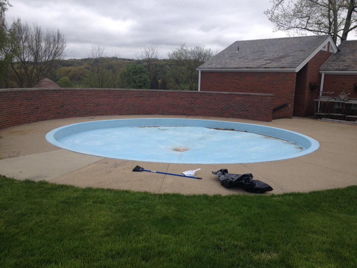 AlleghenyPool's tweet photo. #PittsburghPoolPainters #pools #POOL https://t.co/c322BK8XK7 https://t.co/tdz4RIonAV