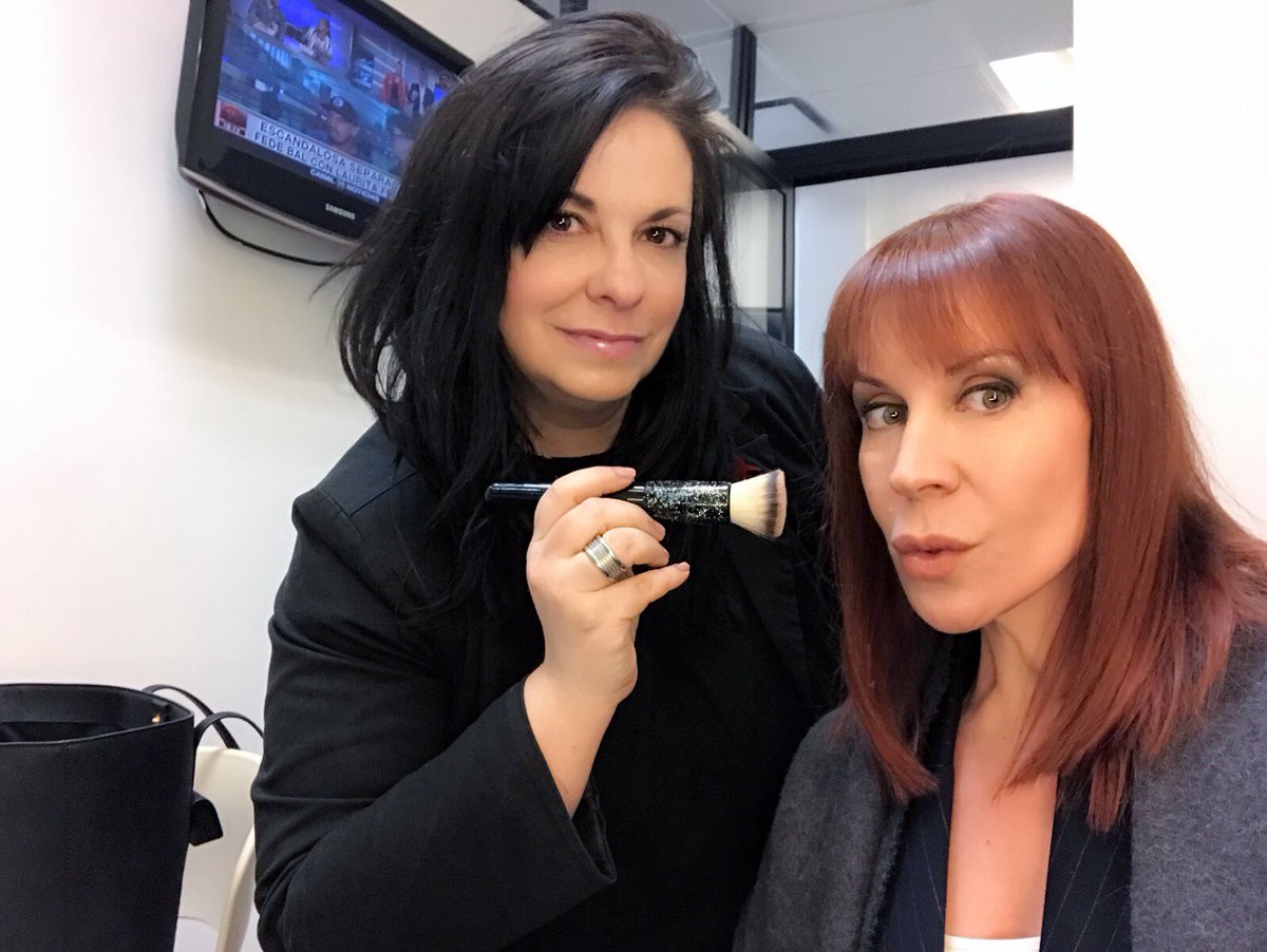 #backstagemakeup <a href="/matildablanco/">Matilda Blanco</a> para el programa de <a href="/Pilarsmith/">Pilar Smith</a> #megustalatarde gracias! <a href="/NOVcosmetica/">NOV CosméticaCapilar</a> <a href="/LaboratorioLACA/">Laboratorio LACA</a> @visagemas