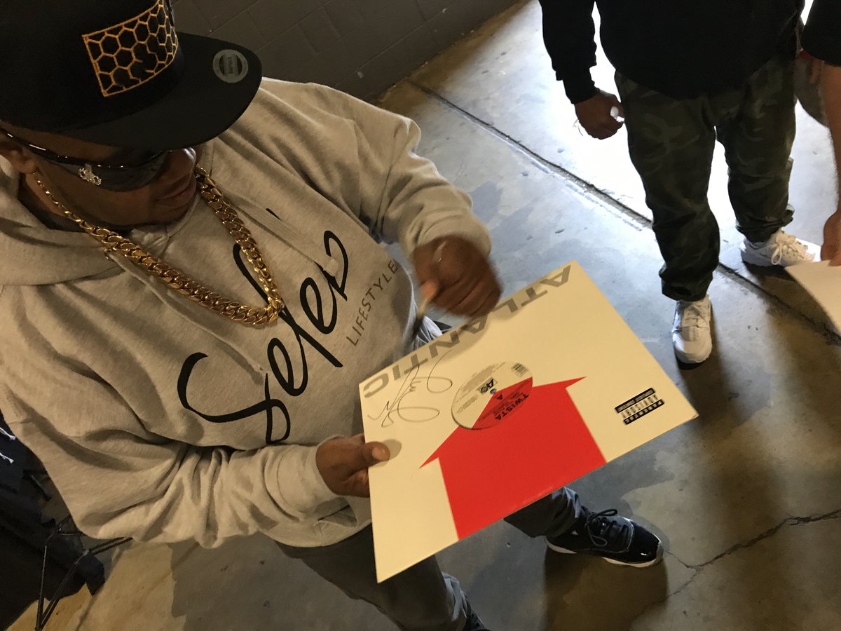 TWISTAgmg's tweet image. #SaltLakeCity we out here!! gotta show the fans love and respect, without y’all there would be no #twista  #thecomplexslc