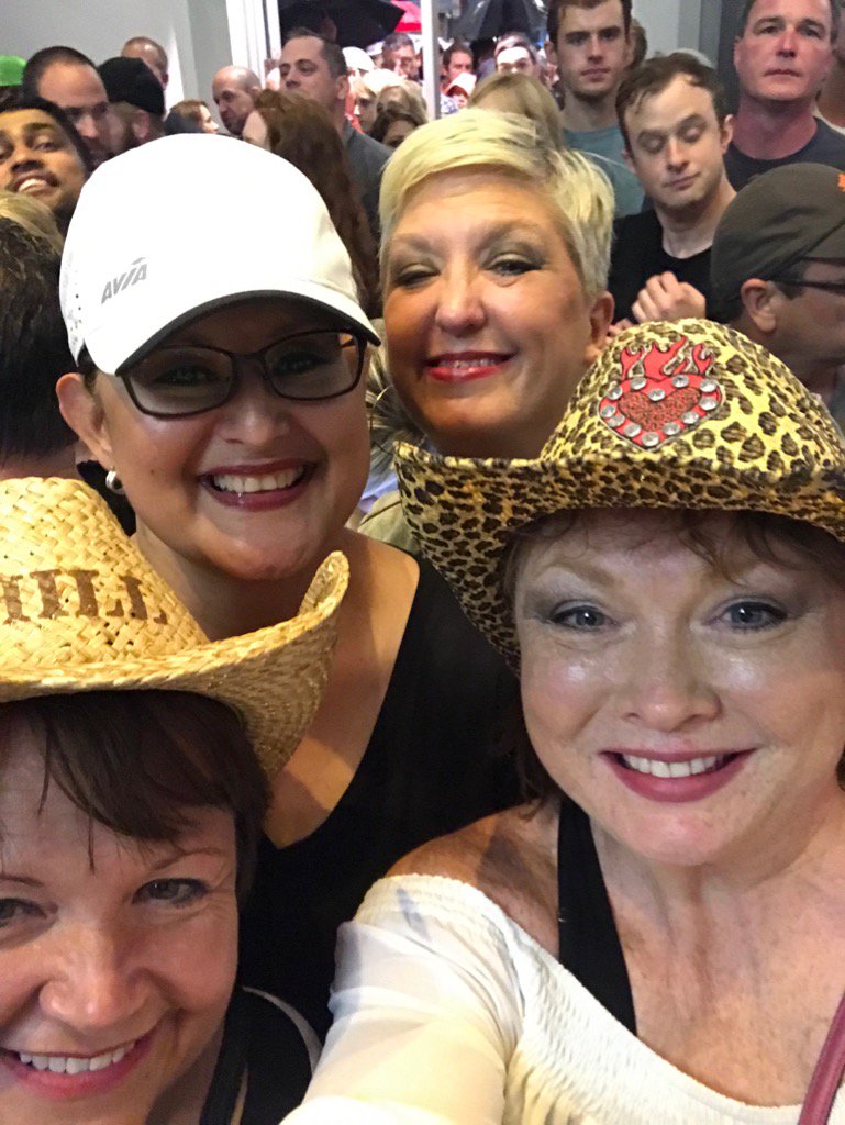 shellymartin67's tweet photo. Last hoorah #ericchurch https://t.co/tAWaxUY2Nr