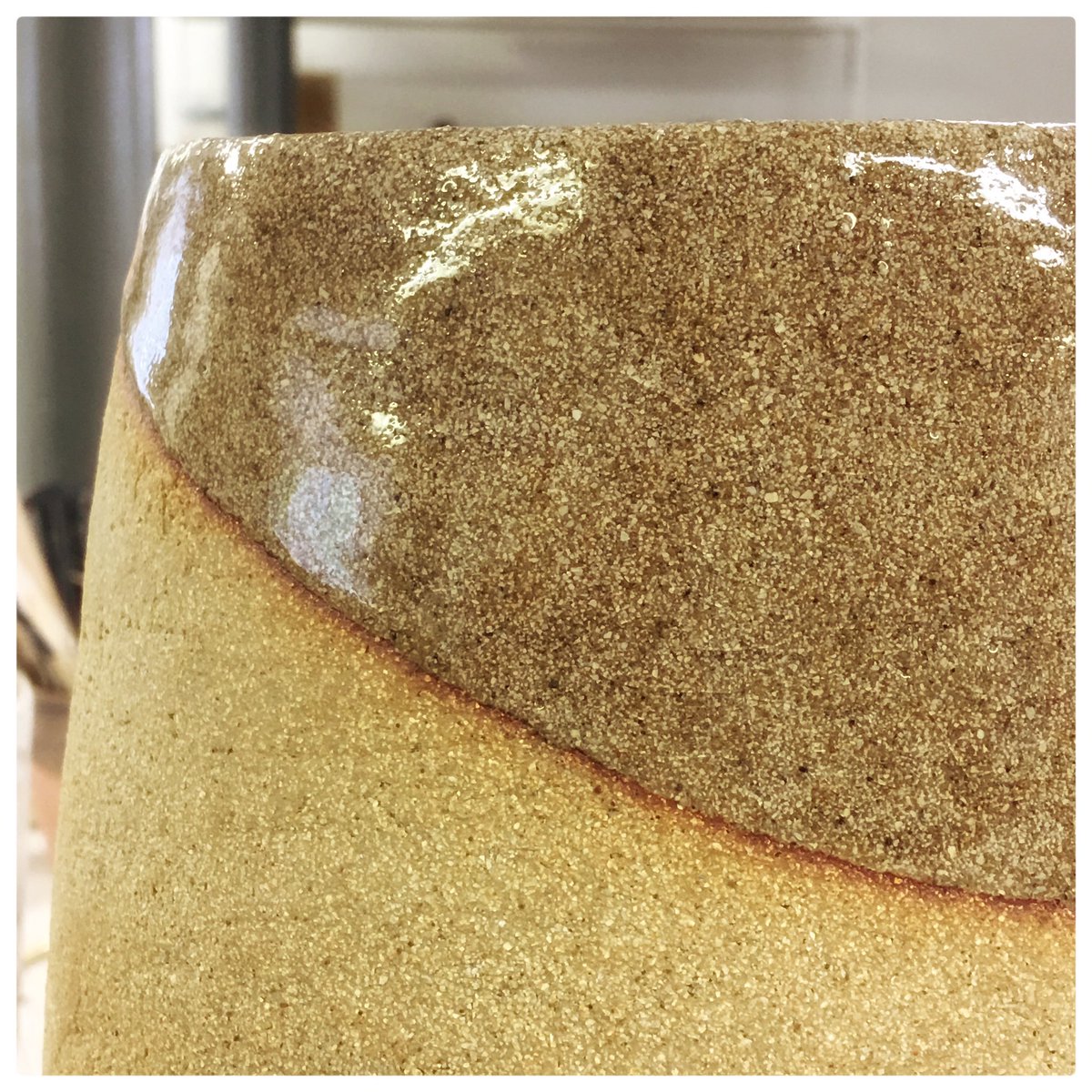 ireneandedith's tweet photo. Toasty glaze line 💛 I love the contrast x #crank #clay #maker #potter https://t.co/fG9rxGjHlo