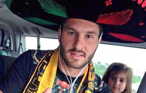 SamReyes98's tweet photo. Vende humo, vale mas un europeo amando México @10APG que 11 mexicanos creyendose europeos. Engañabobos esto es de clubes no de selecciones. https://t.co/DeRkR1miYq