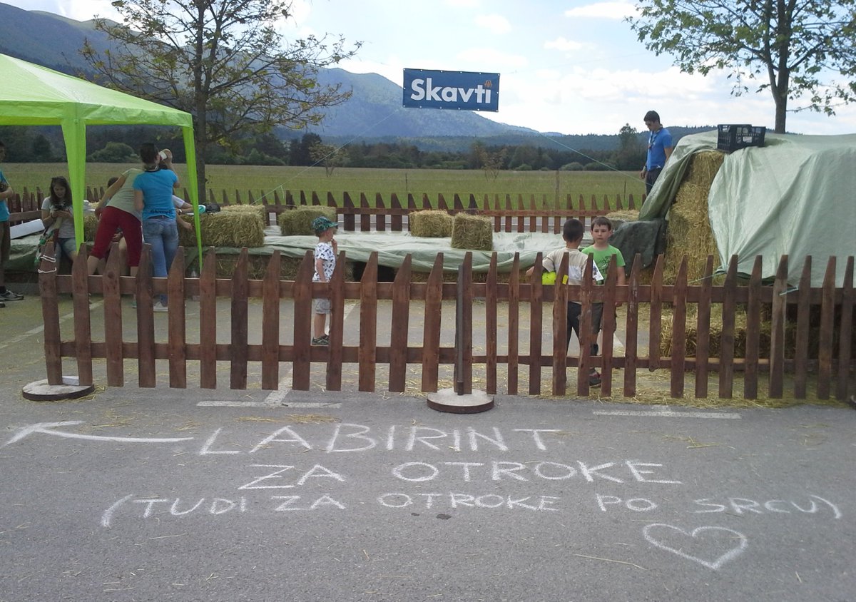 GlasZaOtroke's tweet image. Labirint za otroke (tudi za otroke po srcu) na Dnevih Notranjskega parka ob Cerkniškem jezeru @SkavtNET @skavti @Cerknica @NotranjskiPark