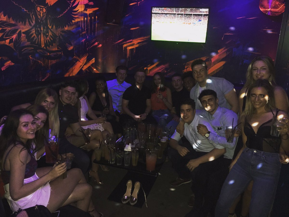 CharliePJBurns's tweet photo. Turning 22 with this crazy bunch https://t.co/aV2alCJr7l