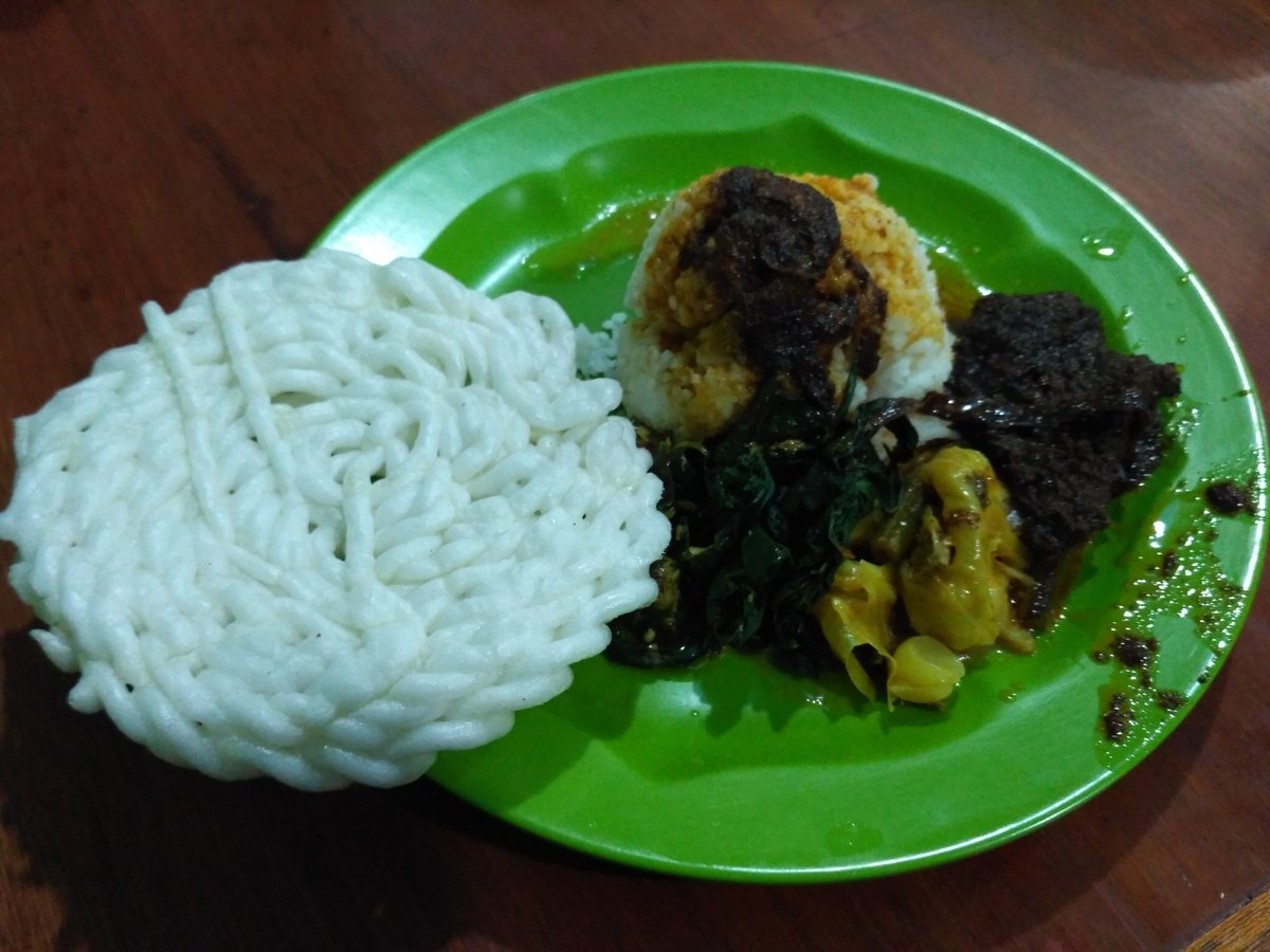 Indra_Hill's tweet photo. #KurmaDaihatsuHari2 Menu nasi padang. @AsyeraW @indri_sekarini @OBisre @ragaistiawan @Thorfinn_Dika ayo ikutan @DaihatsuInd https://t.co/GcnPQJ2kyS