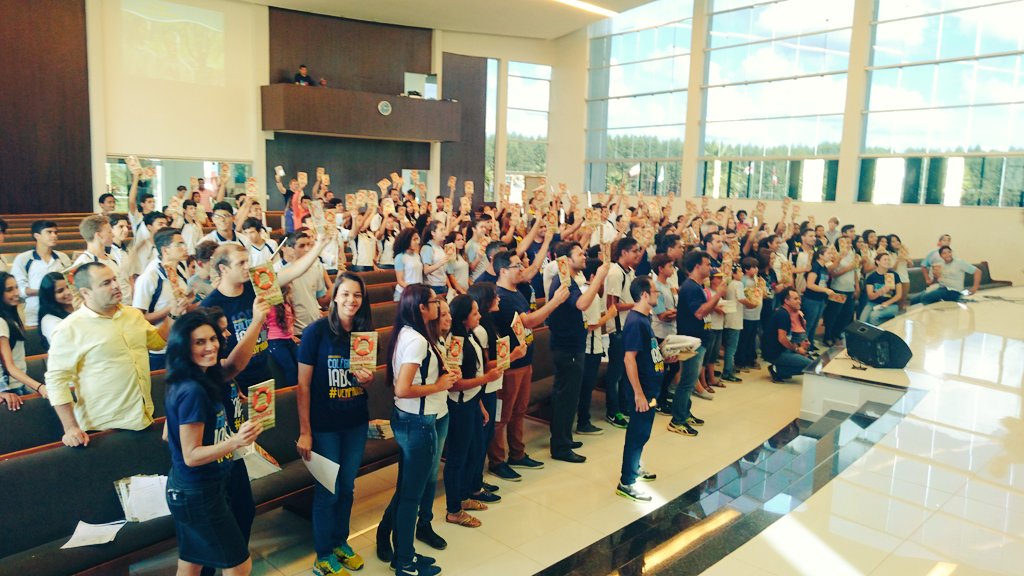 JairoAnjos7's tweet photo. Alunos do IABC levando esperança https://t.co/BxsvL6YPsd