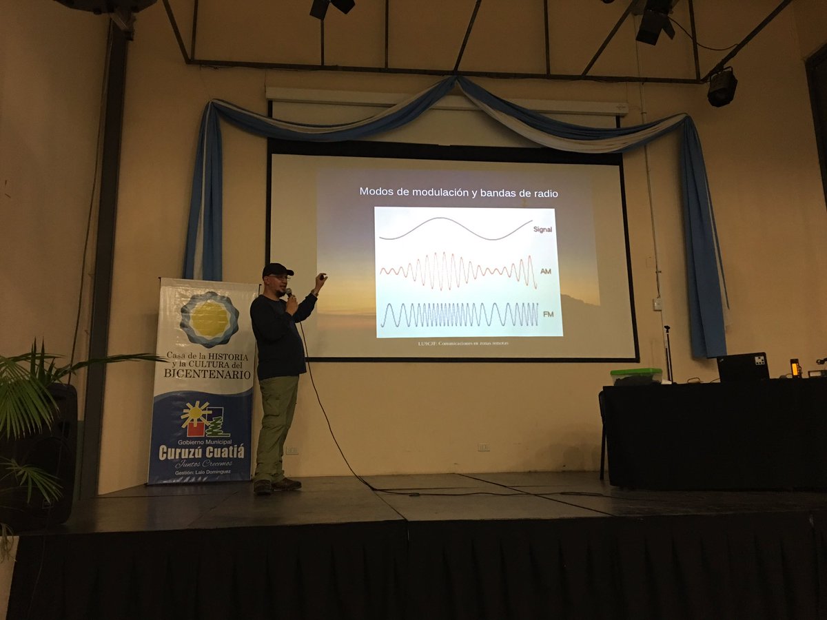 emilianox's tweet photo. Ahora el turno de #VaFe con su charla "Comunicaciones en zonas remotas" #SASOconf @SASOConf https://t.co/B6VCNGAx7T