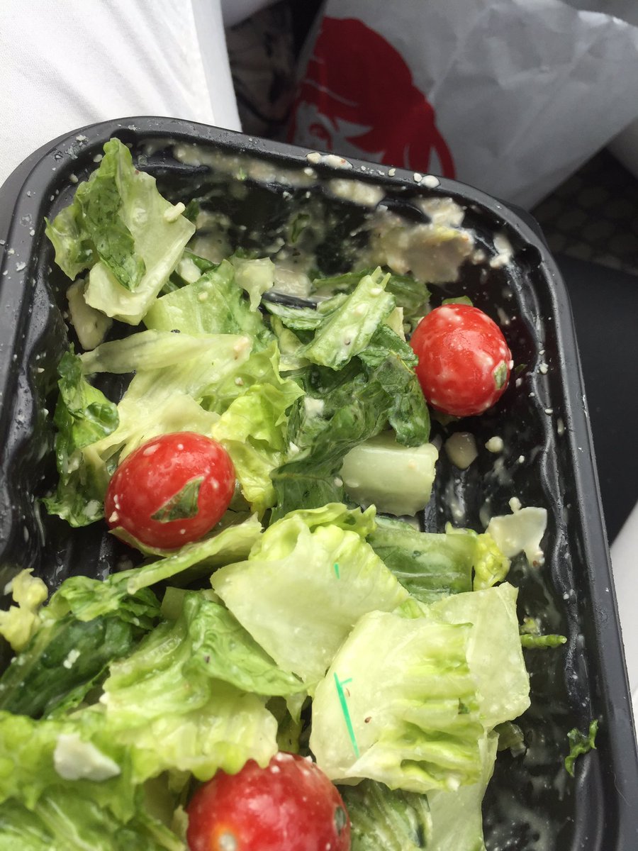 lkern1's tweet photo. @Wendys I didn't get any croutons, but I did get some green plastic in my salad 👎🏼 https://t.co/t91kdRcbLy
