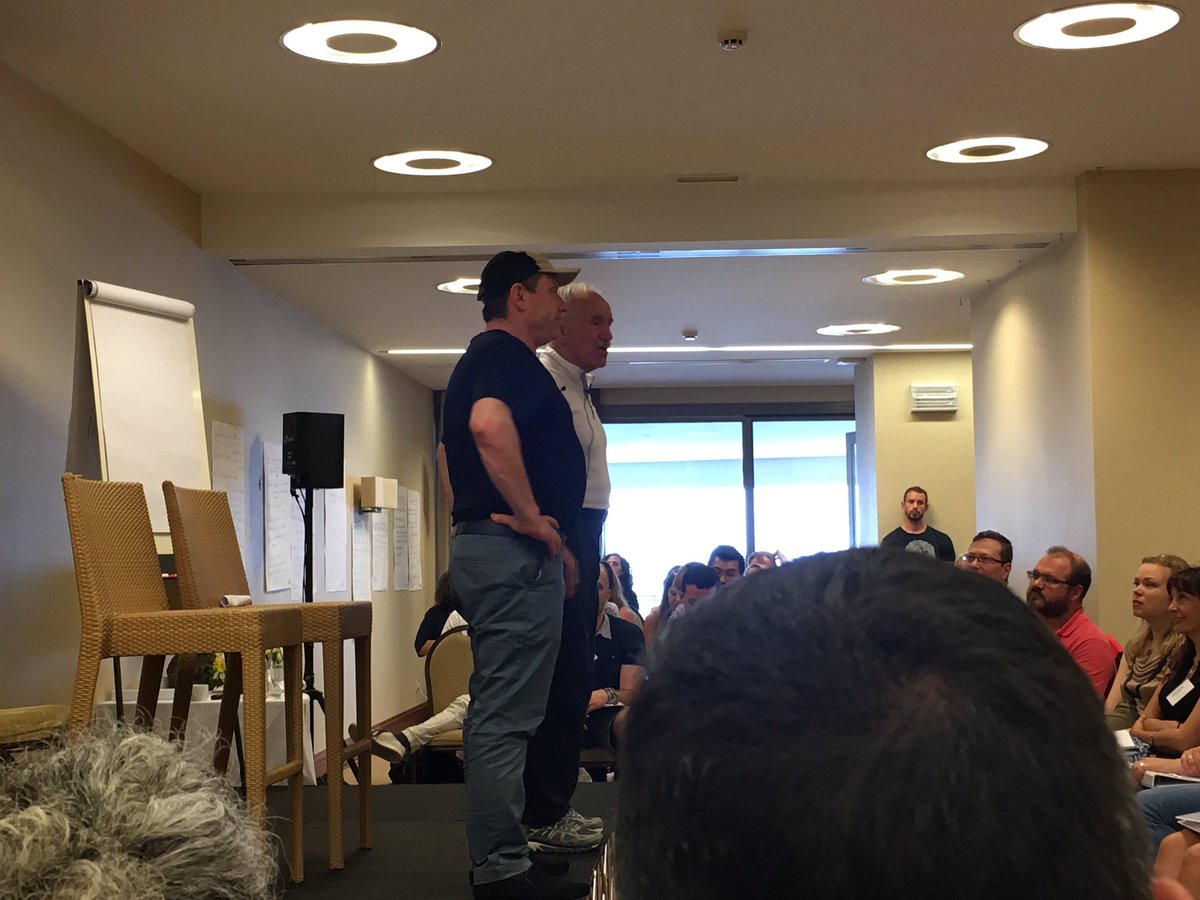 KikeTrainerPNL's tweet photo. "Os dije que era bueno" Michael Carrol  :)

Un privilegio conocerlo.

#Dia13 #NLPnewcode
#NLPinthesun #Sesimbra #MichaelCarroll #JohnGrinder https://t.co/KDZlt3UNPd