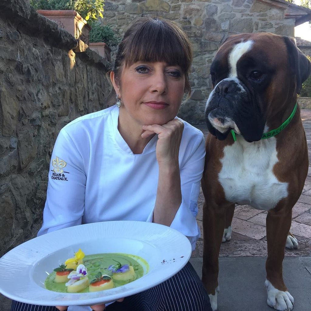 SilviaBaracchi's tweet photo. Ahh, ahh ....My dog too appreciates my dishes! My starred cuisine is waiting for you ! ⭐️🌶🍷🍅🍒#michelinstar #cortona #ilfalconiere #luxuryva… https://t.co/ZXPeh0M8Dc