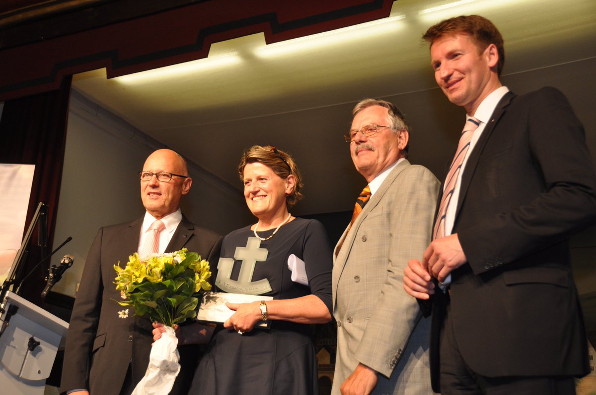 Der KKV würdigt die Nürnberger Unternehmerin Christine Bruchmann mit dem Preis "Ehrbare Kauffrau" <a href="/Ehrbarer_K/">Ehrbarer Kaufmann</a> <a href="/PatrickSensburg/">Patrick Sensburg</a> @NZ_Online