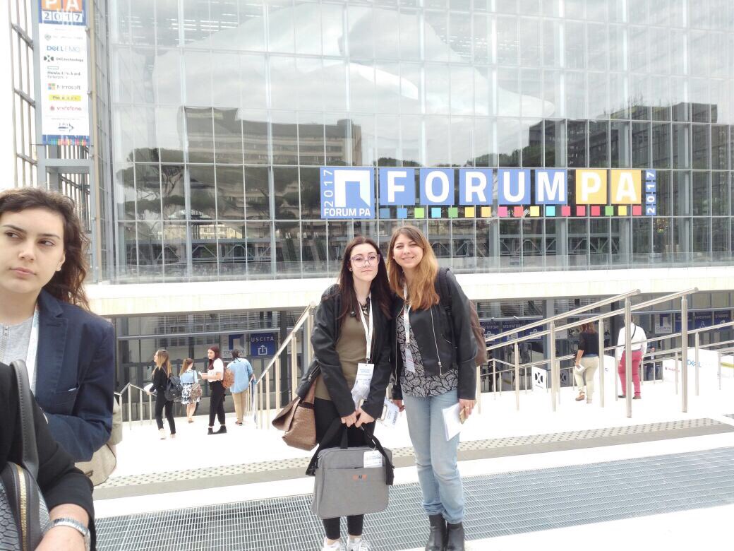 LoveInTerritory's tweet photo. Al FORUM PA 2017 per parlare di Europa e progetti😁 @ascuoladioc @EuropedirectUmb https://t.co/4EDl4D6DUl