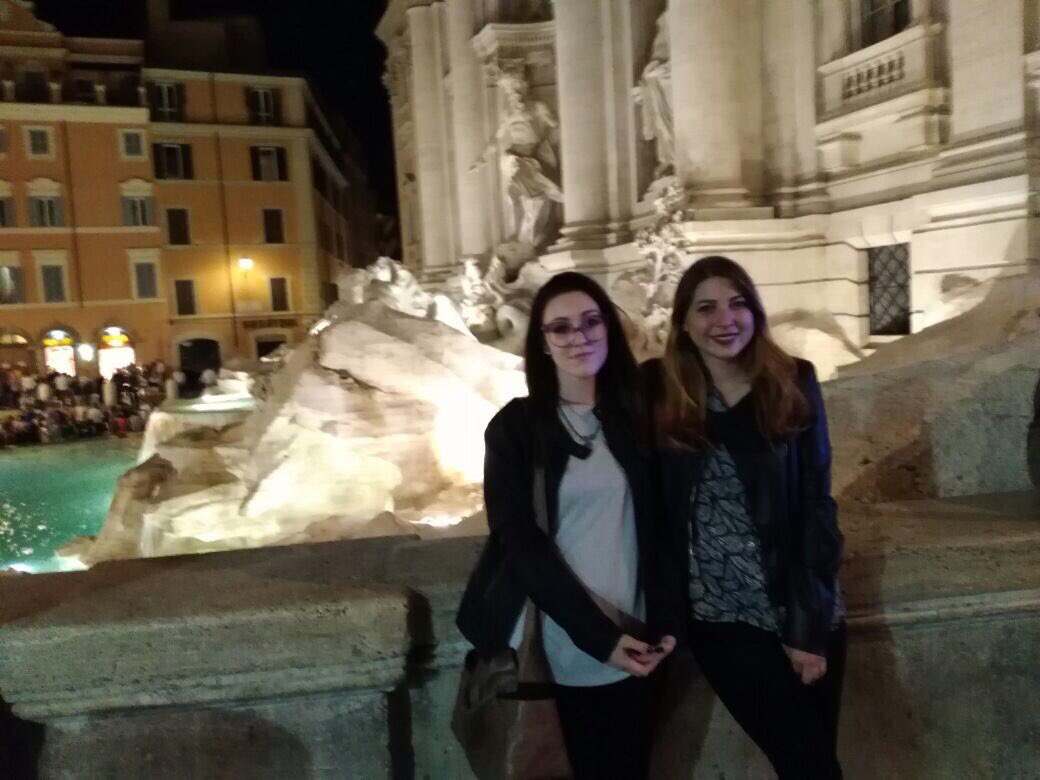 LoveInTerritory's tweet photo. Passeggiata serale per ammirare la bellezza di Roma!! #fontanaditrevi  @ascuoladioc https://t.co/P8xSYs8Wvq