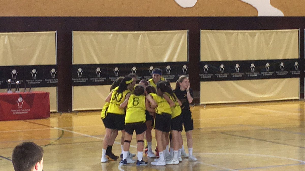 ASRBasketAlmeda's tweet photo. #I1F Gran partit i gran victòria a la 1a semifinal de la #F4InfantilBQ @FemeniMaresme 38-44 @BasketAlmeda #sumemjuntes https://t.co/ebifYc16gr