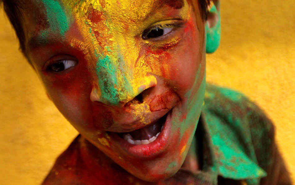 HoliHaiOfficiel's tweet photo. #india #holi #holiday #HoliHai #child #colours #indiaboy #holifestival #inde #indienne #funny #feteholi #fun https://t.co/I3artJRcX3