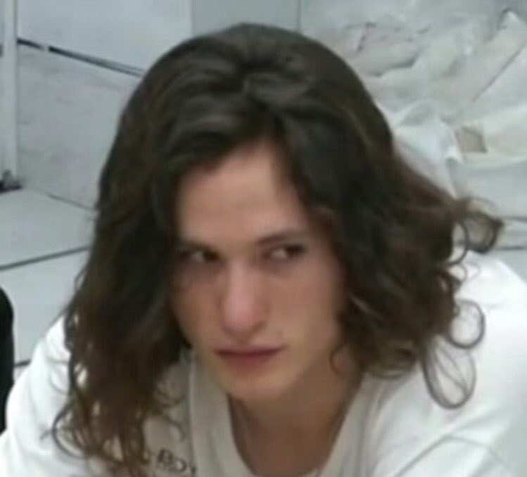 gif_bird's tweet photo. Sebastian, il ballerino più bravo delle ultime edizioni, viene eliminato per primo #amici16 #SEBASTIAN https://t.co/5gozwi39YJ