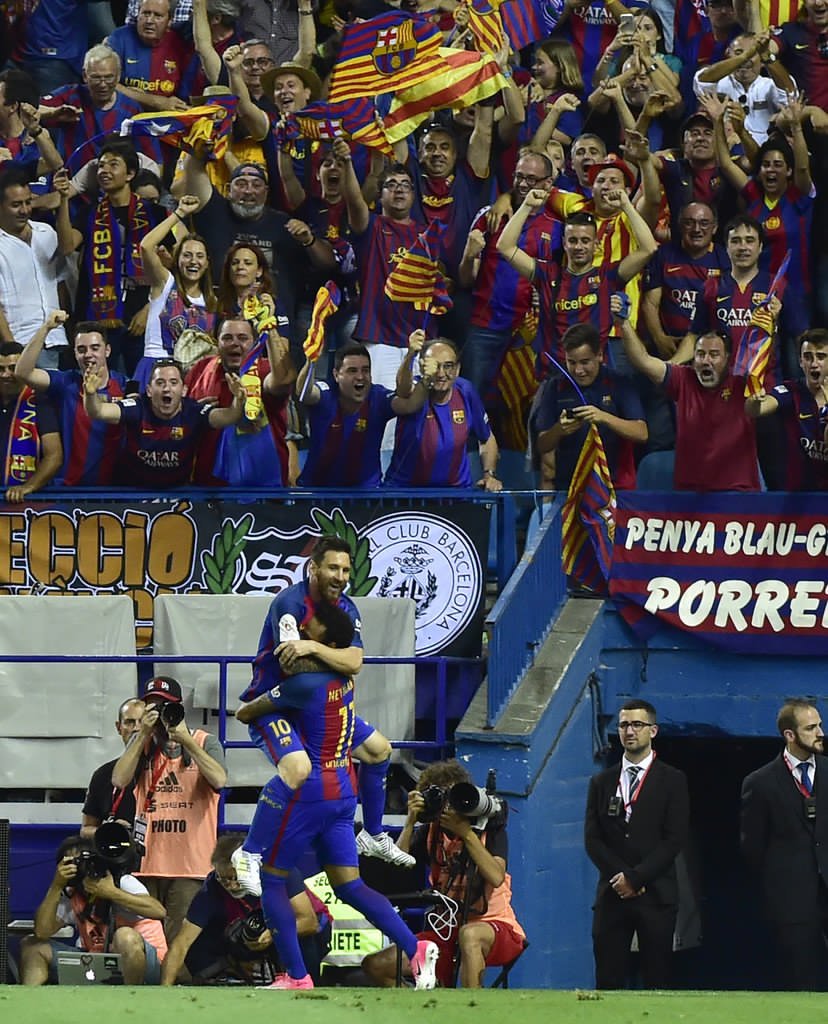 ReNgo_Sport's tweet photo. رسمياً #برشلونة بطل كاس ملك اسبانيا بعد فوزه على #الافيس بنتيجة 3-1 ⚽🏆 https://t.co/TWKsgy6KRR