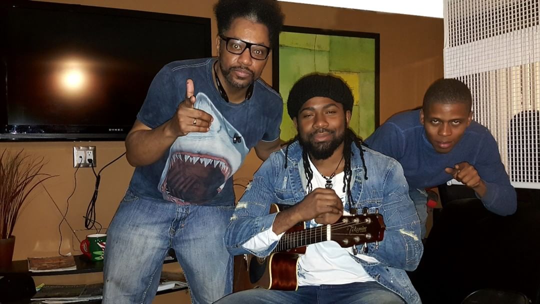 B87FM's tweet image. 🗣 @NotoriousVOG @JKoolLIVE Got a Special Guest LIVE #InStudio @iamhezron @B87FM #ITDH Listen bit.ly/B87stream Rt Now! #DancehallLife