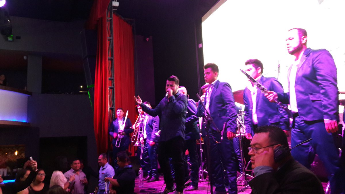ShowCenterH's tweet photo. Gracias a nuestra gente que asistiรณ ayer al evento con @mimosoyo, esperando regresen pronto y la hayan pasado de lo mejor. ๐ค๐ข๐๐ #ShowCenterH https://t.co/epnyMbD5n6