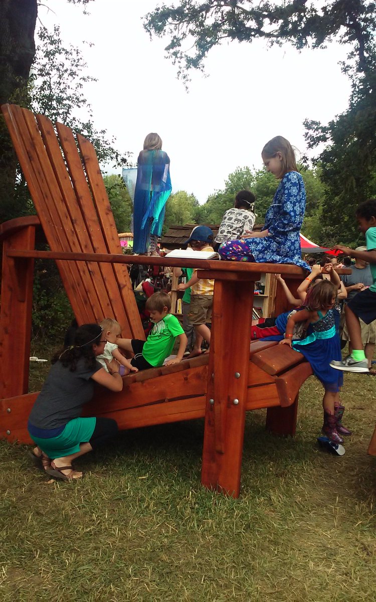You might think there's too much to do at the Eugene Mini Maker Faire, and no time to sit. For this chair, we think you'll make time...💺⌚️
